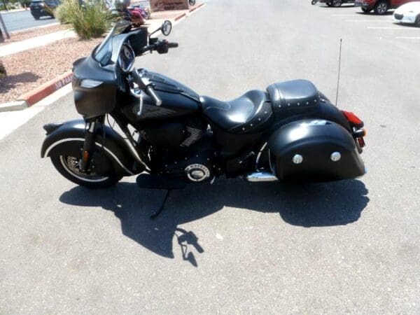 2017 Indian Chieftain Dark Horse - Image 6