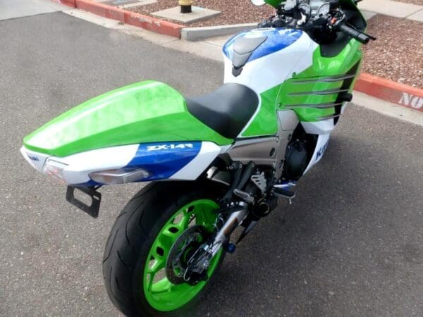 2024 Kawasaki Ninja ZX-14R - Image 3