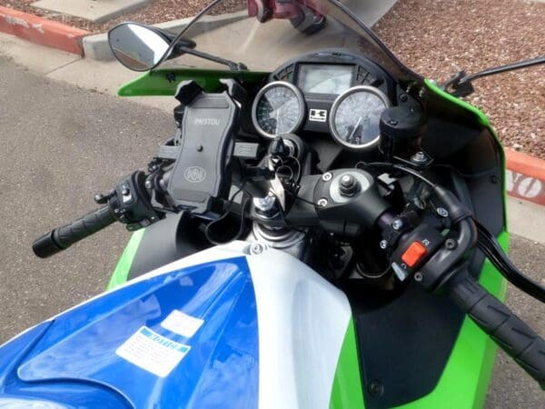 2024 Kawasaki Ninja ZX-14R - Image 8