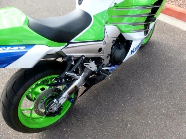 2024 Kawasaki Ninja ZX-14R - Image 10