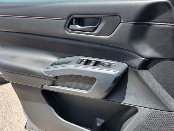 2025 Nissan Pathfinder - Image 13