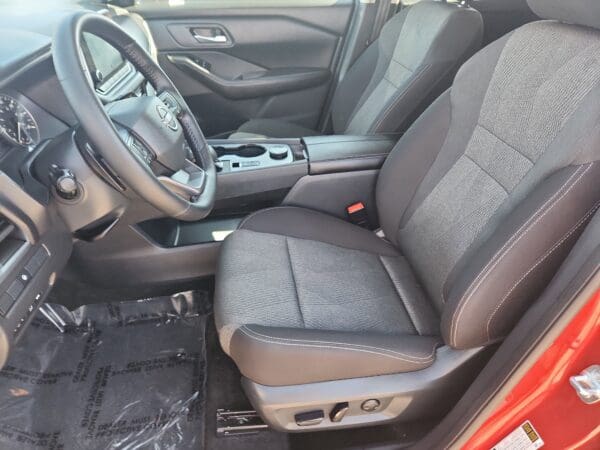 2025 Nissan Rogue - Image 15