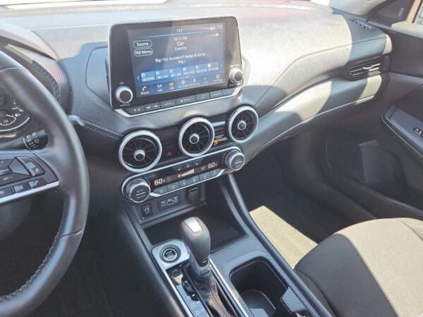 2025 Nissan Sentra - Image 9