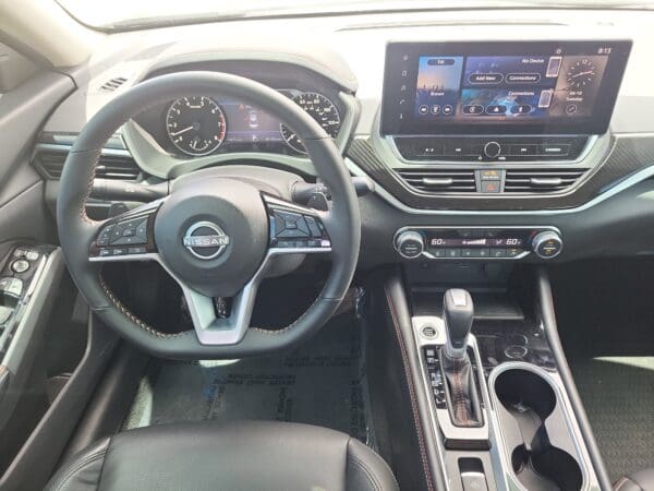 2025 Nissan Altima - Image 10