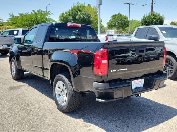 2022 Chevrolet Colorado - Image 3