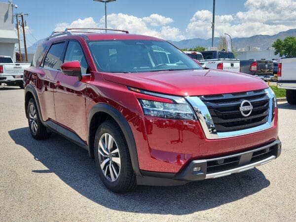 2023 Nissan Pathfinder - Image 4