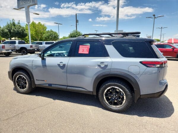 2025 Nissan Pathfinder - Image 2