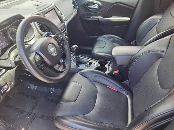 2023 Jeep Cherokee - Image 7