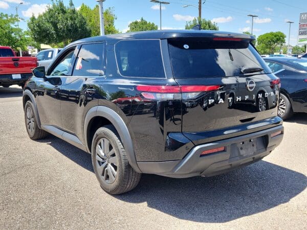 2022 Nissan Pathfinder - Image 3