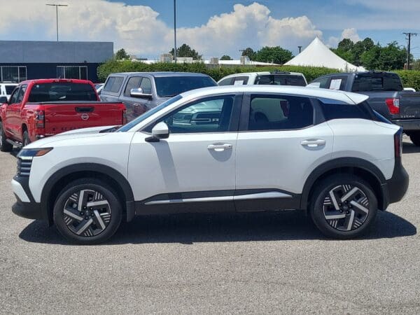 2025 Nissan Kicks - Image 2