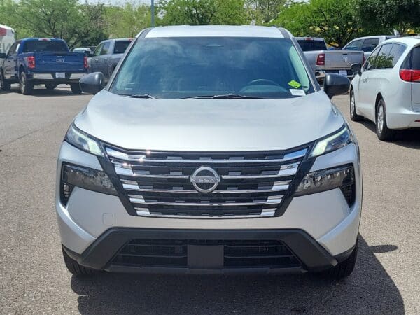 2025 Nissan Rogue - Image 5