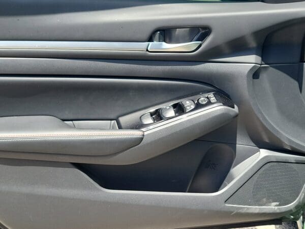 2025 Nissan Altima - Image 6