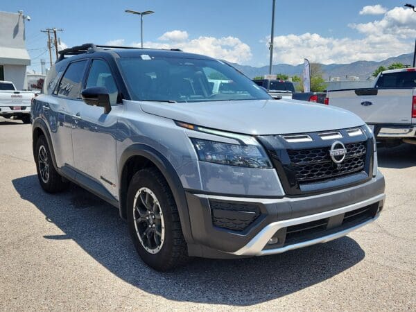 2025 Nissan Pathfinder - Image 4