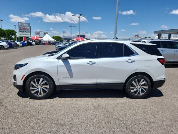 2022 Chevrolet Equinox - Image 2