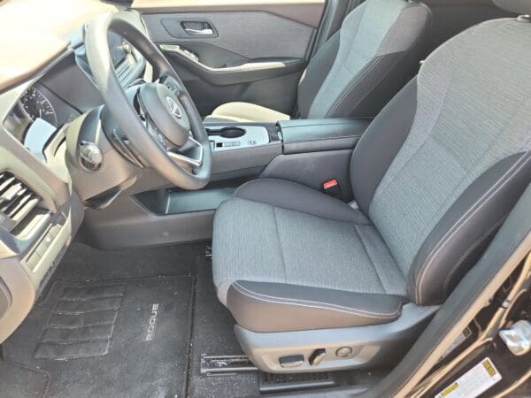 2023 Nissan Rogue - Image 15