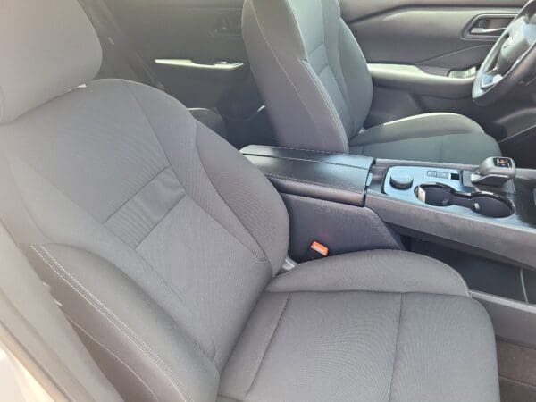 2025 Nissan Rogue - Image 16
