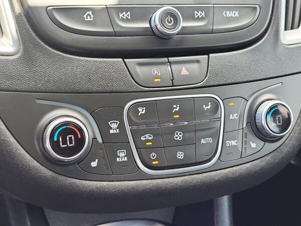 2024 Chevrolet Malibu - Image 27