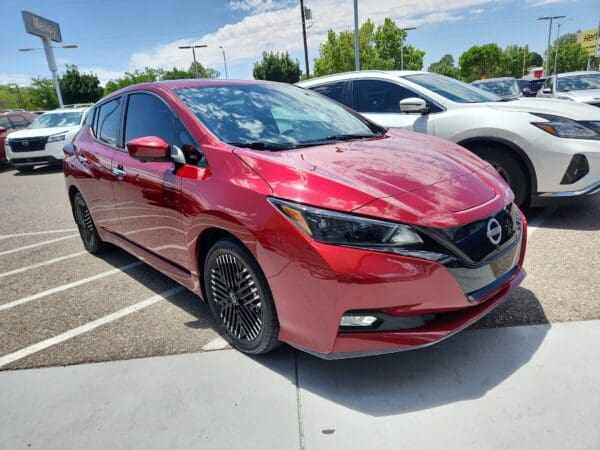 2023 Nissan LEAF - Image 3