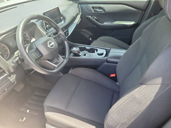 2025 Nissan Rogue - Image 7