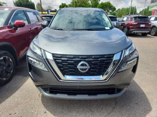 2022 Nissan Rogue - Image 2