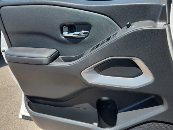 2024 Nissan Frontier - Image 15