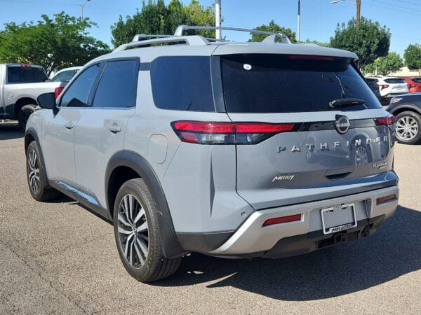2024 Nissan Pathfinder - Image 3