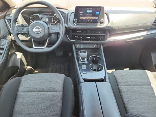 2023 Nissan Rogue - Image 17