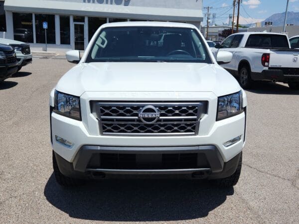 2024 Nissan Frontier - Image 5