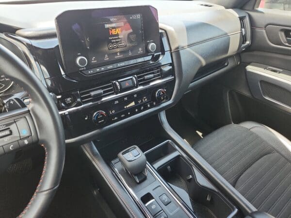 2025 Nissan Pathfinder - Image 9