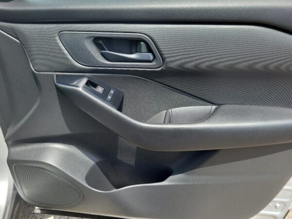 2025 Nissan Rogue - Image 14