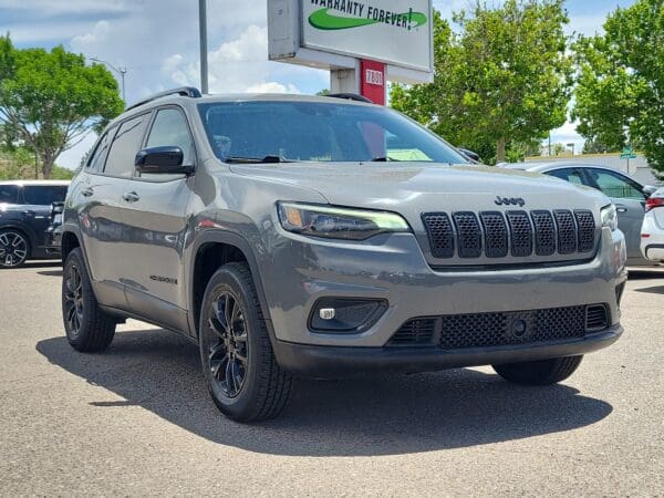 2023 Jeep Cherokee - Image 4