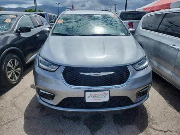 2021 Chrysler Pacifica - Image 2