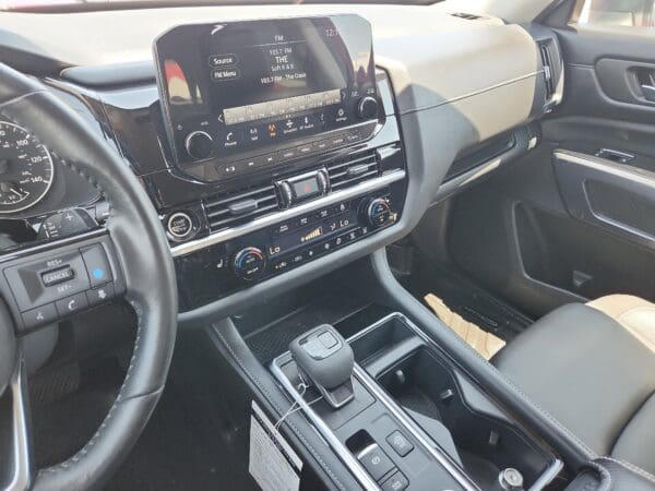 2023 Nissan Pathfinder - Image 9