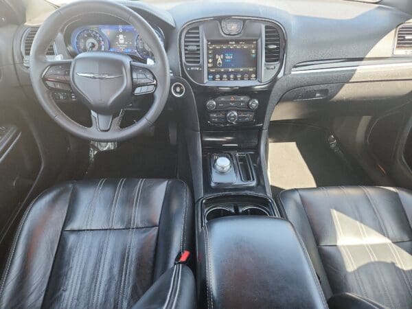 2022 Chrysler 300 - Image 18