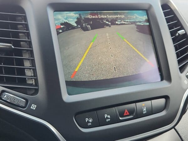 2023 Jeep Cherokee - Image 12