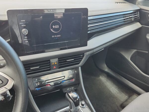 2025 Volkswagen Jetta - Image 9