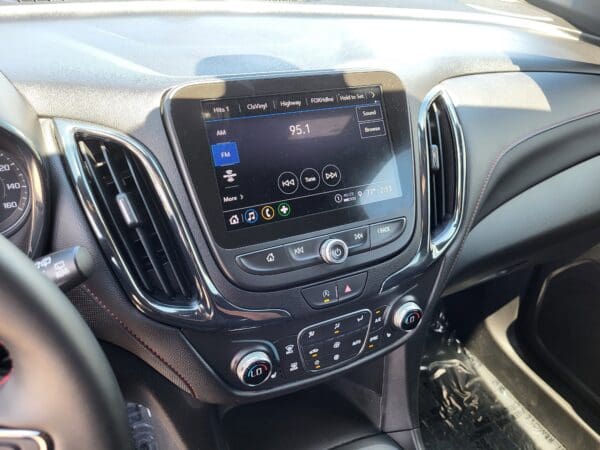2024 Chevrolet Equinox - Image 25
