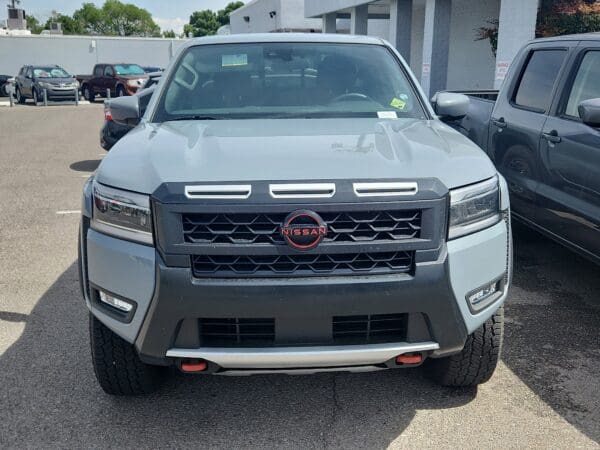 2025 Nissan Frontier - Image 2