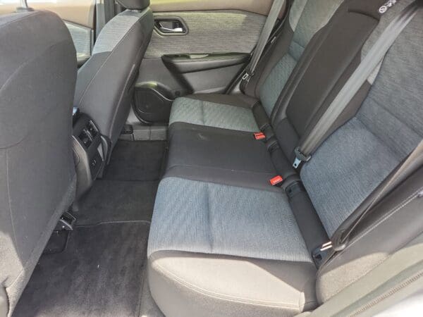 2023 Nissan Rogue - Image 16