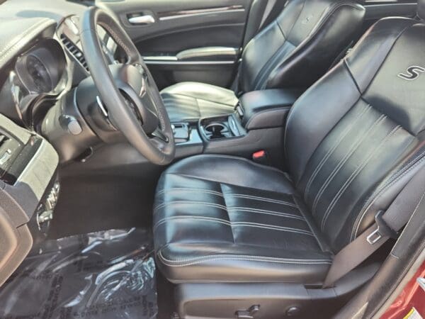 2022 Chrysler 300 - Image 15