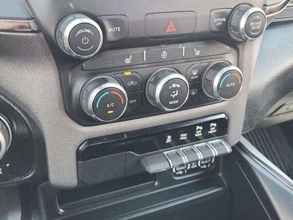 2022 Ram 1500 - Image 13