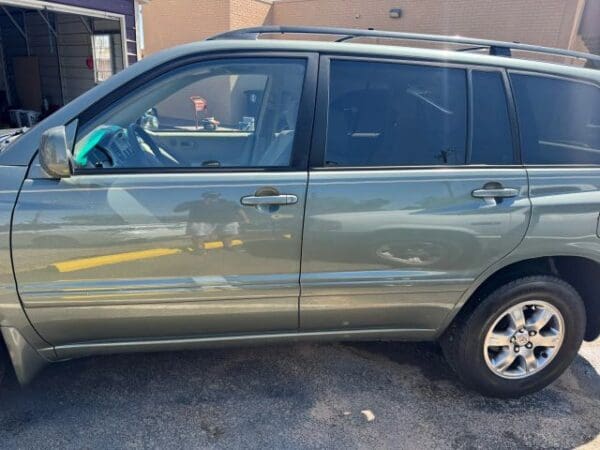2005 Toyota Highlander - Image 2