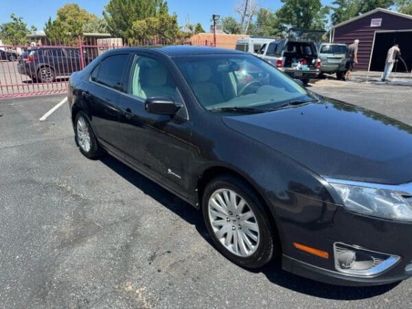 2010 Ford Fusion - Image 2