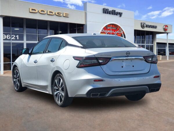 2023 Nissan Maxima - Image 4