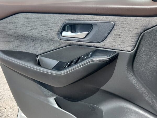 2023 Nissan Rogue - Image 14