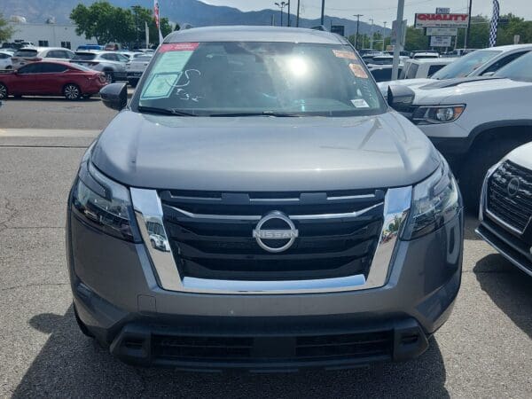 2024 Nissan Pathfinder - Image 2