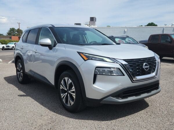 2023 Nissan Rogue - Image 4