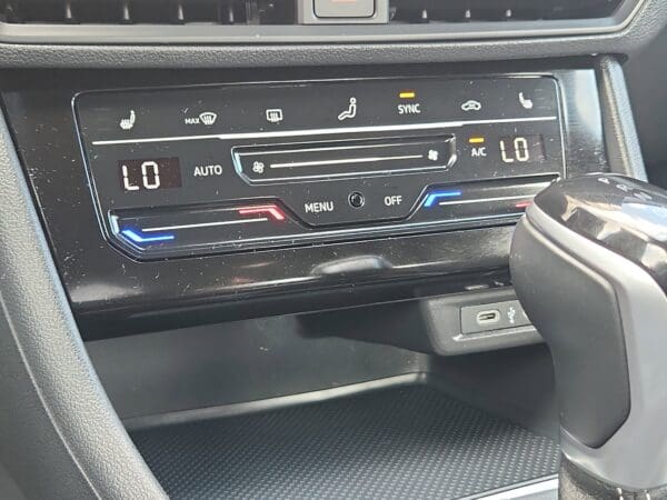 2025 Volkswagen Jetta - Image 13