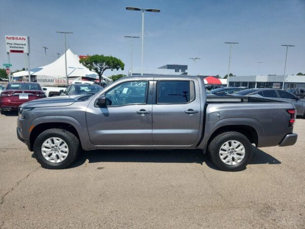 2024 Nissan Frontier - Image 2