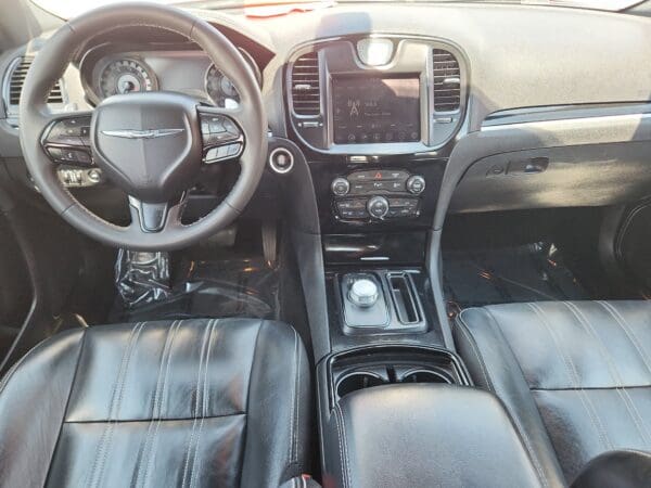 2022 Chrysler 300 - Image 18